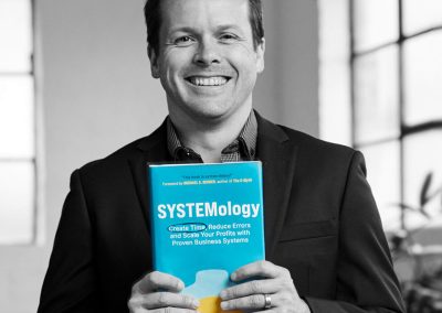 David Jenyns with SYSTEMology book